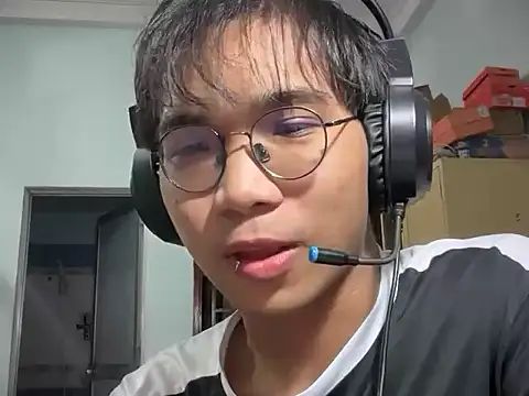 kave2033 (M young) - shirt off / cởi áo