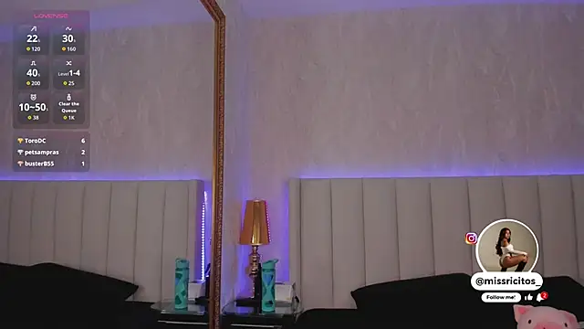 laracurls (F teen) - Squeeze my Boobs