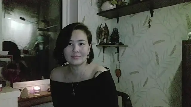 nettie_allie (F milf) - ❣️cream on my hands ❣️