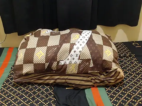 x_brittany_x (F young) - NAKED CUMSHOW