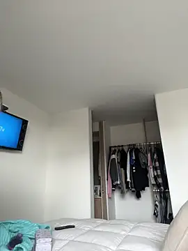 ameellie (F young) - NAKED SHOWER!!!