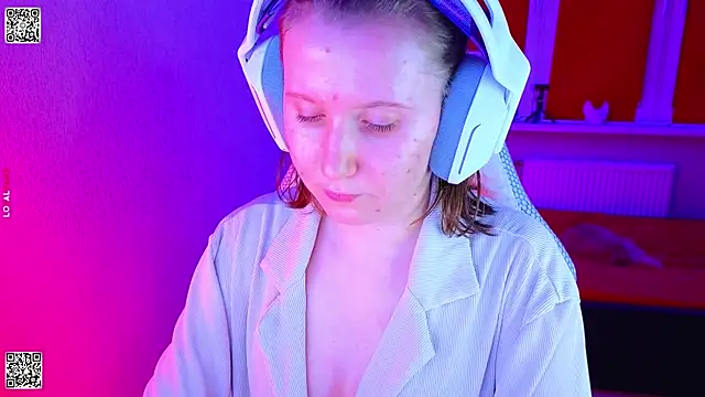 mon_lola (F young) - ❤️‍🔥Something hot is about to start❤️‍