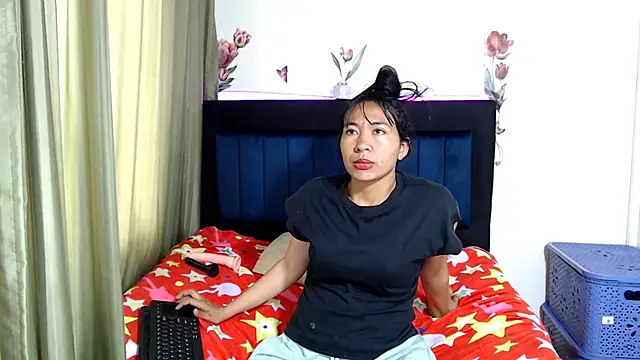 johanyxs (F young) - BAÑO EROTICO DE ESPUMA...ORGASMO!