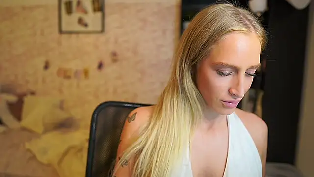 nicolette__shea_ (F young) - Top off