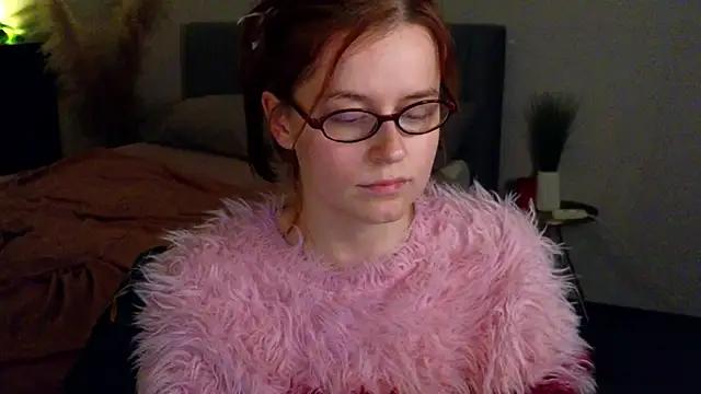 reb_luvng (F young) - doggy without panties