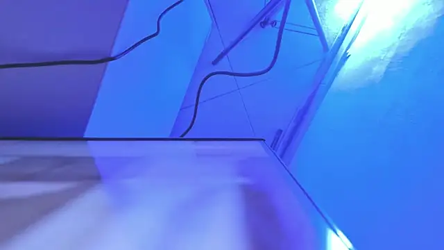 roxanedewalle (F young) - get naked