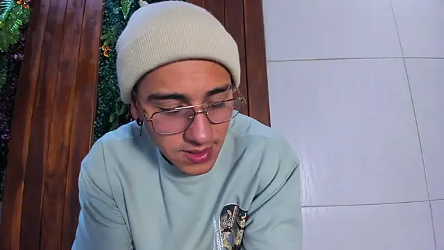 andy_joy_ (M young) - stay in undies