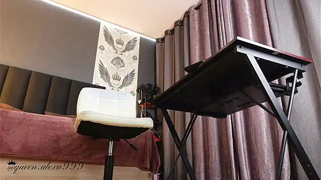 alexa_duque34 (Ask my age) - Support me for my new latex outfit💕💞💘