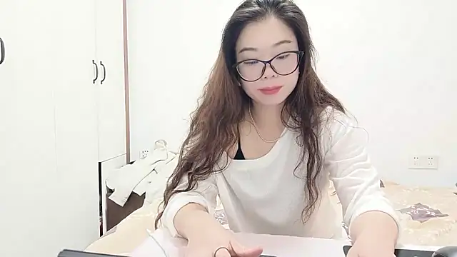 xiaoyan1314 (F young) - 达成表演热辣舞蹈一段