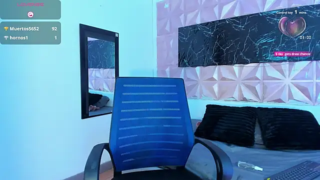 scarlet_fx (F young) - ride dildo