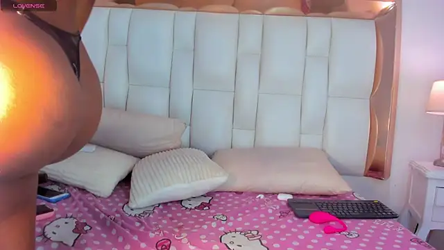 melodybrooks (F teen) - Saliva in anus