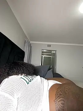 misslola27 (F young) - lets  fuck while paying bills