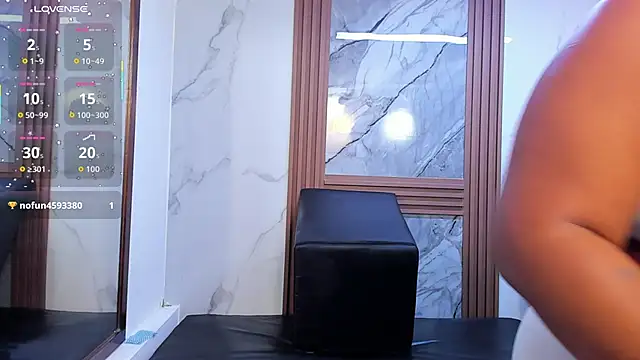 hannymansonh (F young) - ✨Tits out | Put oil them✨