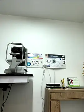 alicee16 (Ask my age) - fuck me in the patient's chair