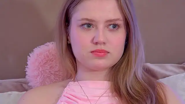 SelinSwarovski webcam