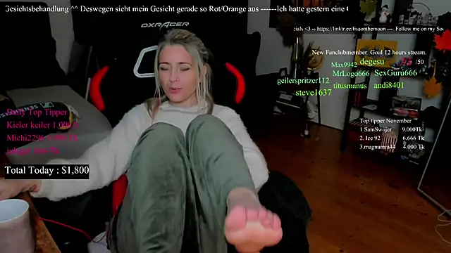 Lisaonthemoon webcam