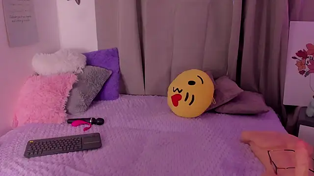 alanaa_gomezz webcam