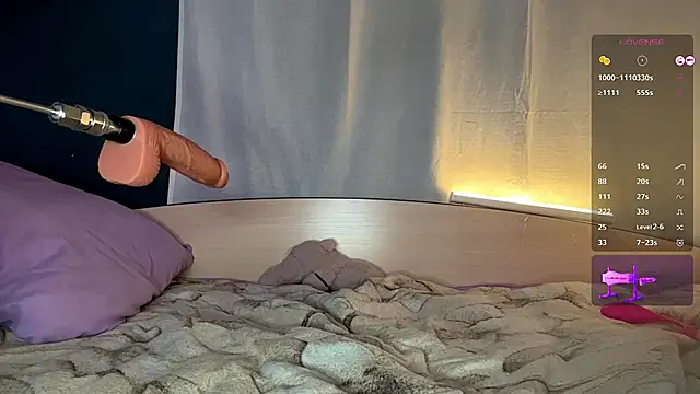 MaryjaneSpider webcam