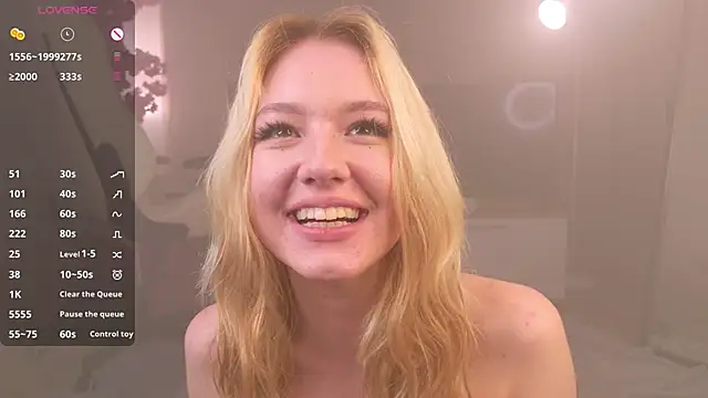 flirty_lee (F teen) - I'll show you my tits in the mirror