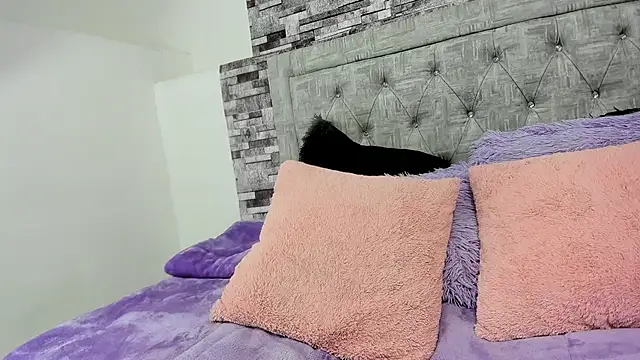 Anny_willians live cam screenshot female on VideoChat.work — Live Cam Directory