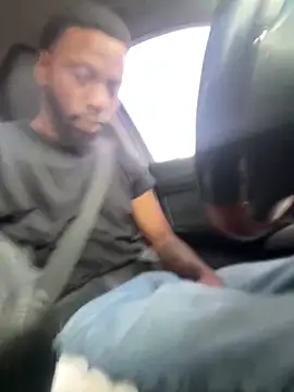 danieldonte (Ask my age) - Girls please cuck me