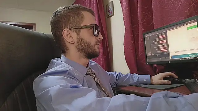 333alone_in_thedark777 (Ask my age) - a comfortable gaming chair