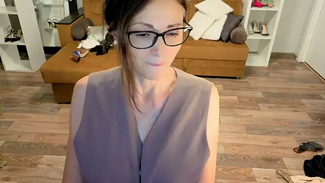 caringsophie (F mature) - doggy