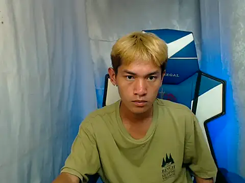 riks_tyler (Ask my age) - christmas cum