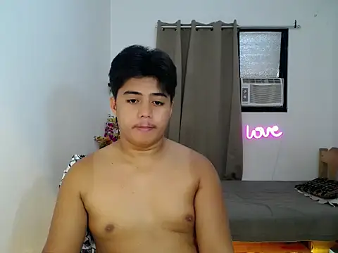 Hugecock2hundle_intown webcam