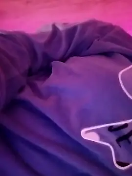 lara_foru (F milf) - take out all my clothes