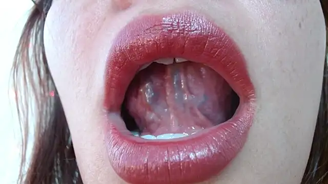 miss_evoleth2 (F young) - mouth very wet for you