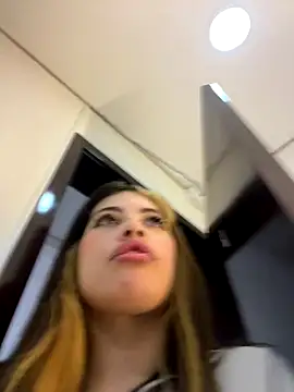 isabela_colins (F teen) - TOUCH MY CLITORIS