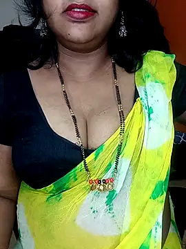 chandini_telugu (F milf) - Boobs show