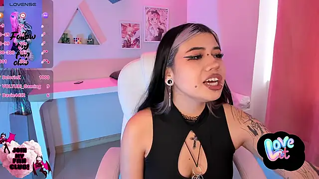 pinkk_deemon (F teen) - Do a sexy striptease🦇