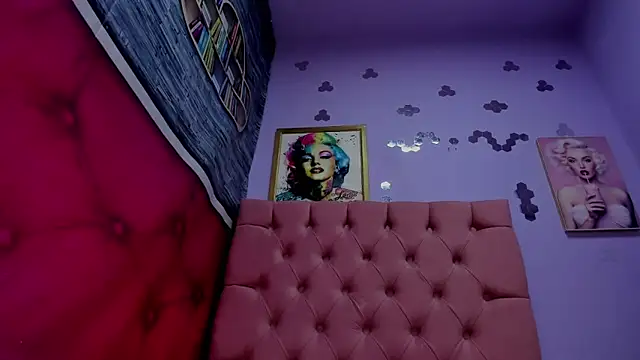 dakotaks (F teen) - show tits