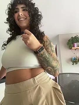 sugartroubl33 (F young) - Ride dildo & glass plug + spanks