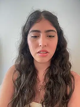 gaby_zahir_ (F young) - Get me naked and dance