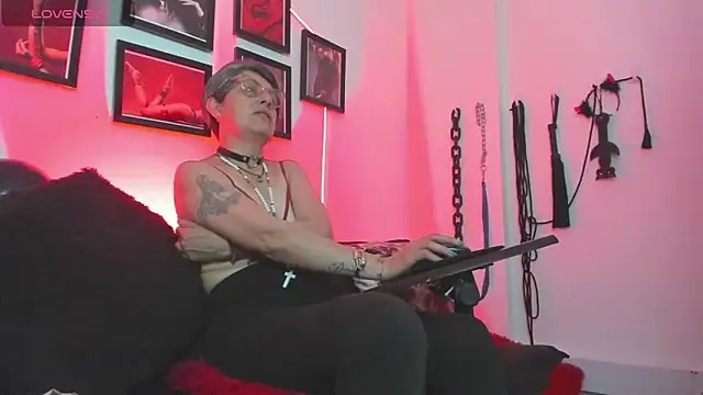 MistressNyx_cg webcam