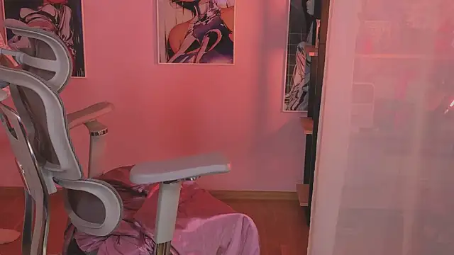 carolina_elf (F young) - play with naked boobies <3