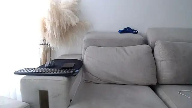 adrew_fox (M young) - masturbate and put oil on myself