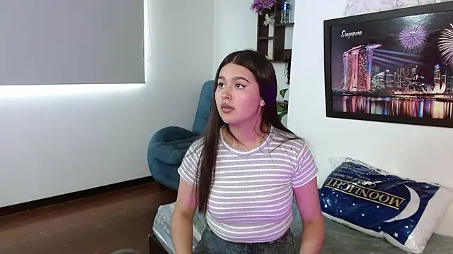 ibby_gp (F teen) - SHOW ASS + SPANK X3