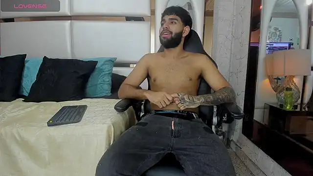 jesuss77_ (M twink) - Great erotic dance with explosion of sem