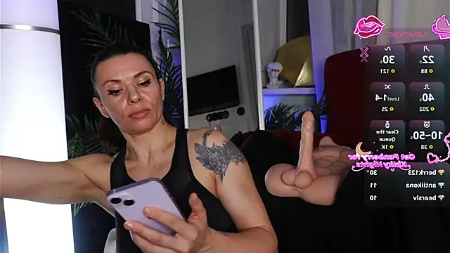 sofiafoster_ (F milf) - oilshow