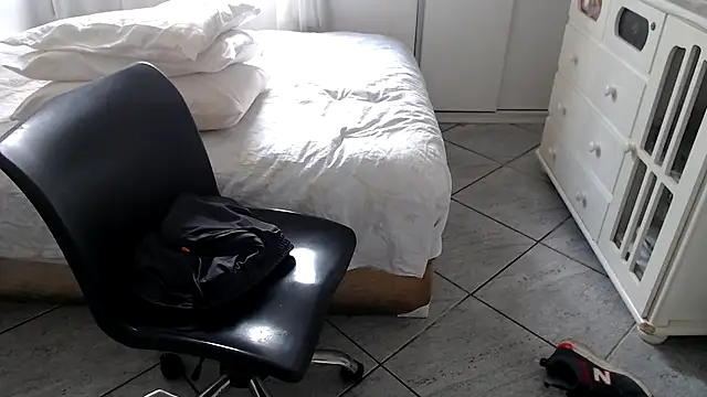 mysterbearmg (Ask my age) - CUM IN PUBLIC