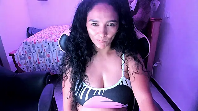 rayza_mature_154 (F milf) - show boobs