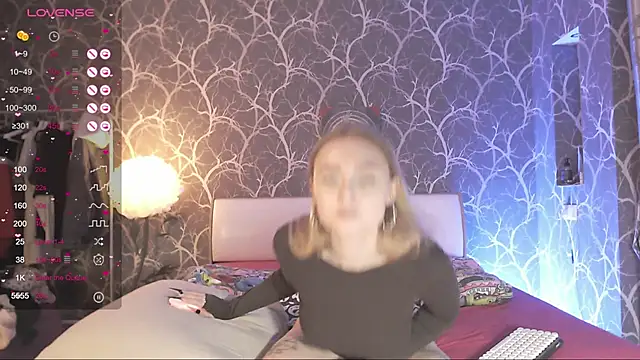 miamiameow (F young) - BLOWJOB WITH A DRAGON DILDO