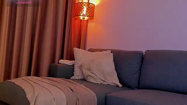 AlessandraCrystal webcam