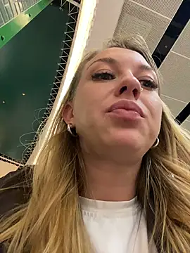 sweet___emily (F young) - FINGERING NAKED PUSSY DEEP NEXT PEOPLE