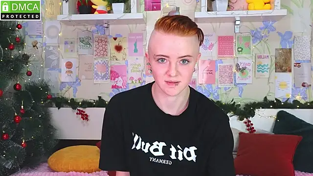 ssugarrush (F teen) - take off t-shirt