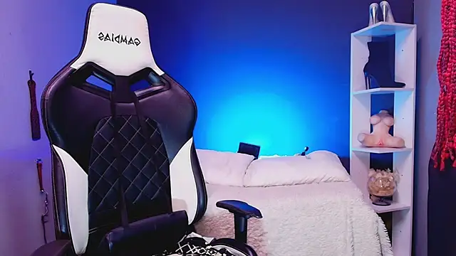 jadaroberts (F young) - whip the ass x 40